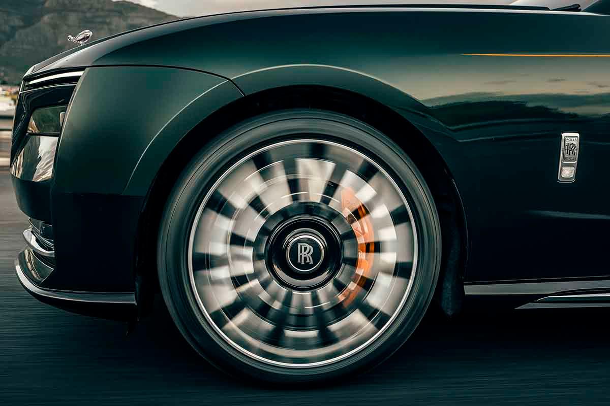 ロールス・ロイス新型「スペクター シリーズII」