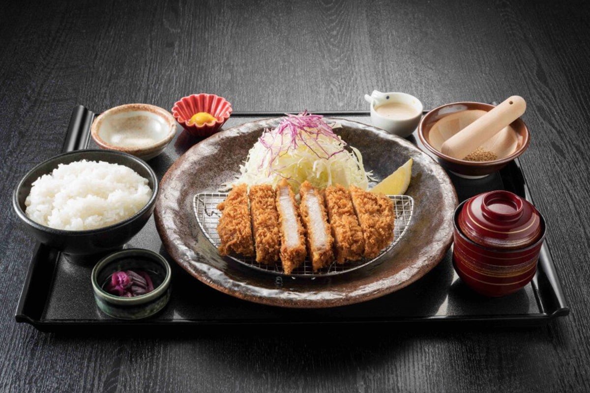 福山サービスエリア（上り線）「三元豚ロースカツ膳」