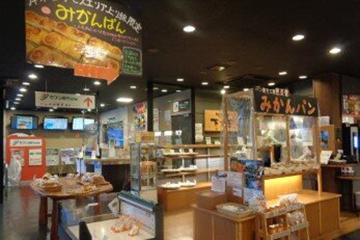 阪和自動車道「岸和田サービスエリア（上り線）」にある「パン焼き工房 芭炎蕾」