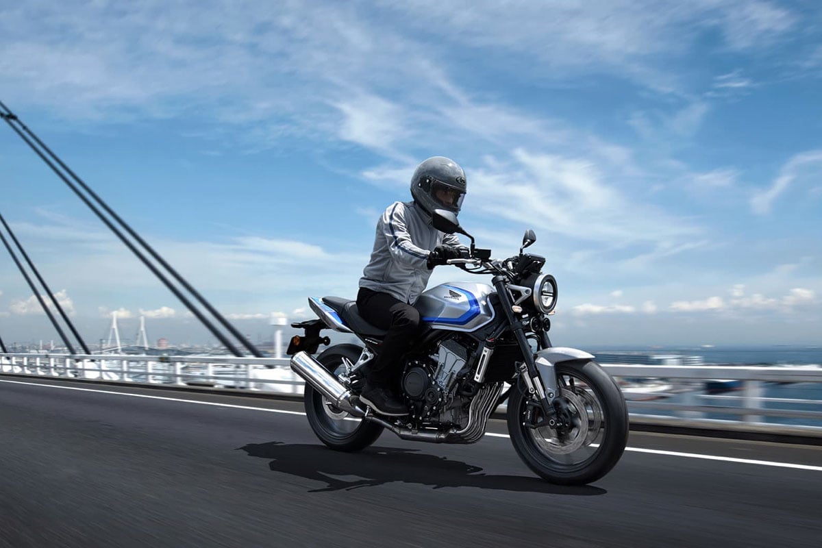 ホンダ「CB400スーパーフォア Eクラッチ」