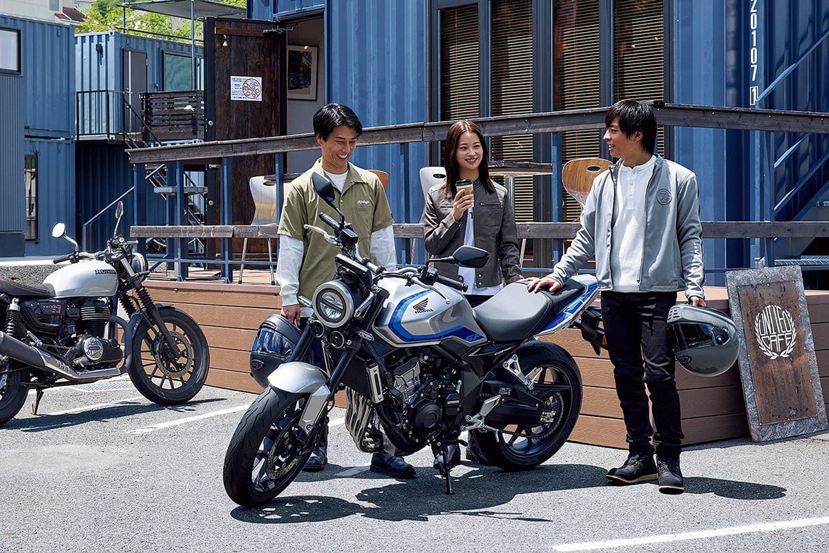 ホンダ「CB400スーパーフォア Eクラッチ」