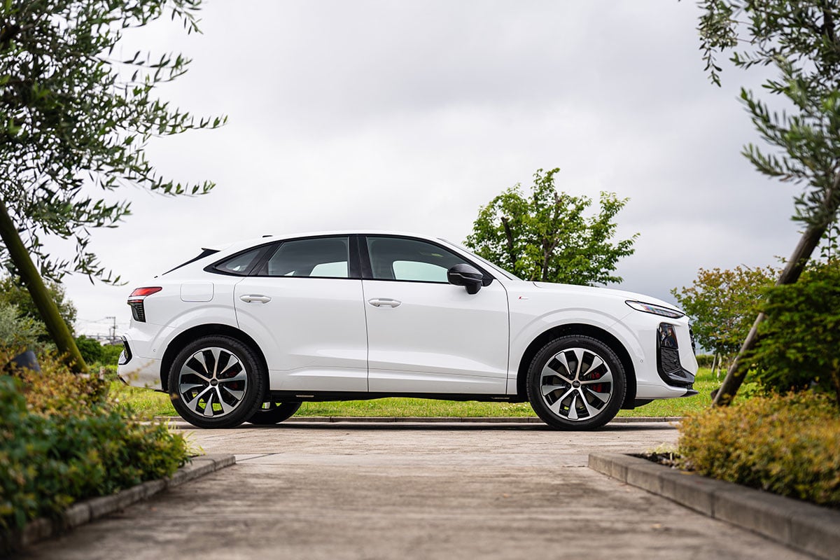 アウディ新型「Q3スポーツバック TFSI クワトロ 150kW アドバンスト」