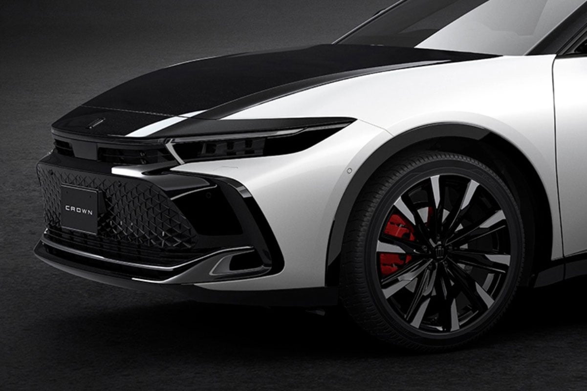 トヨタ新型「クラウン・クロスオーバー」