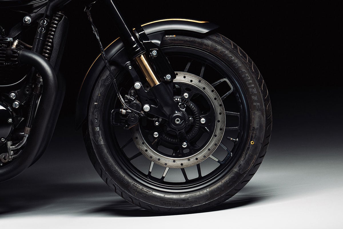 ロイヤルエンフィールド「ショットガン650×ラフ・クラフツ・エディション」