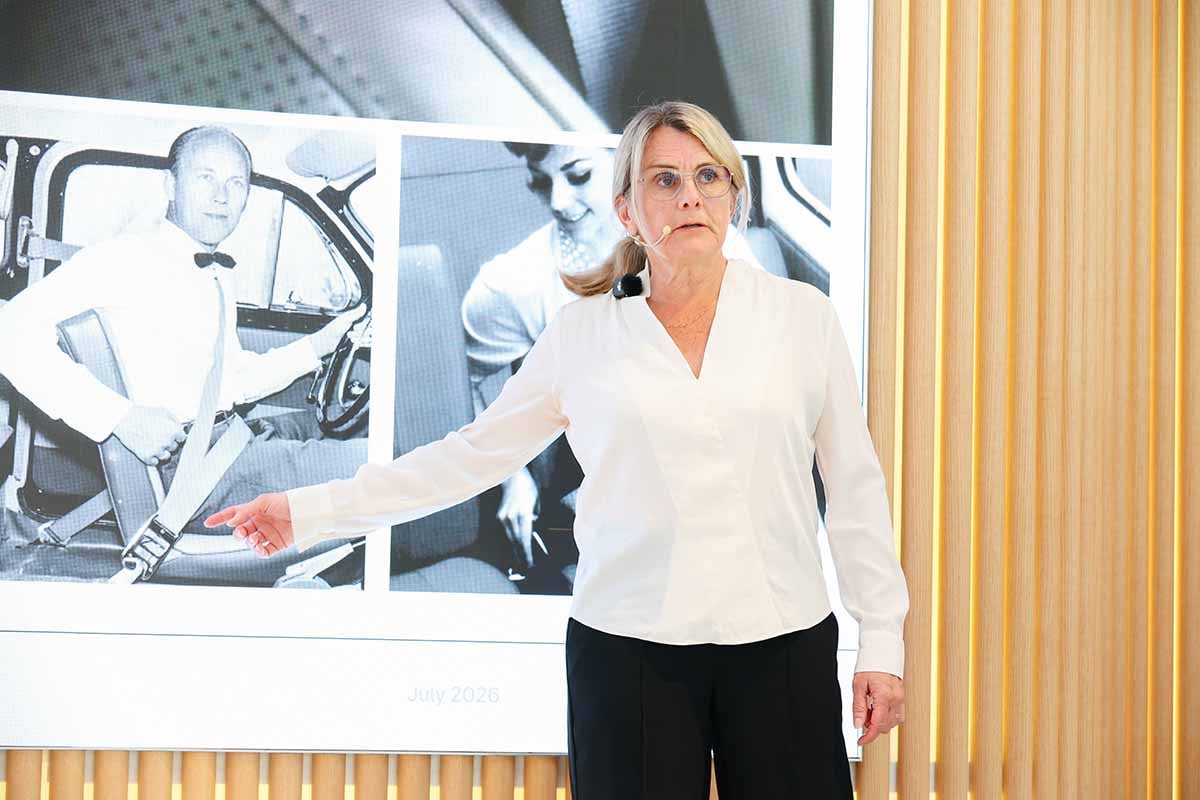 スウェーデンの「ボルボ・カーズ セーフティセンター」で長年安全研究・開発を担うロッタ・ヤコブソン博士を招いて開催された安全セミナーの様子