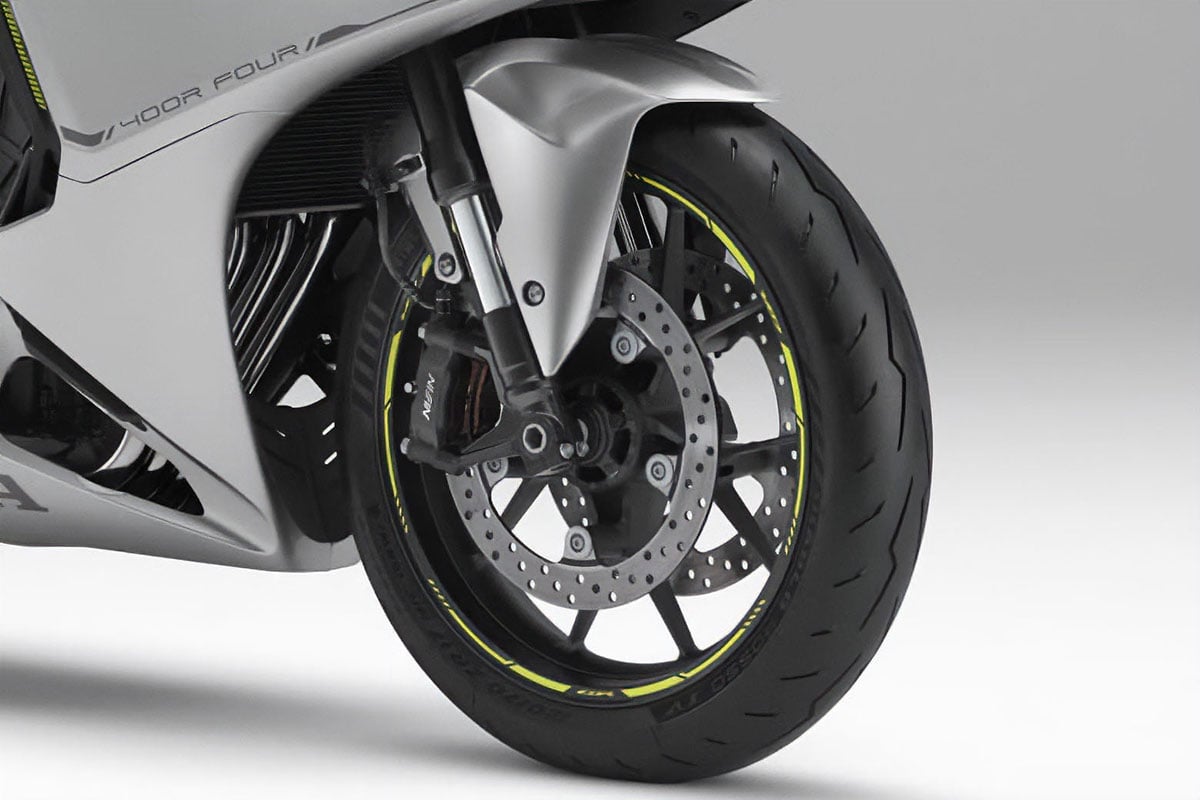 ホンダ「CBR400Rフォア Eクラッチ」