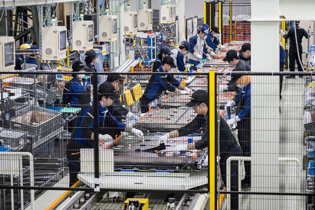 スバル車とトヨタ車、BEVとエンジン搭載車を同じラインで“混流生産”するスバルの矢島工場