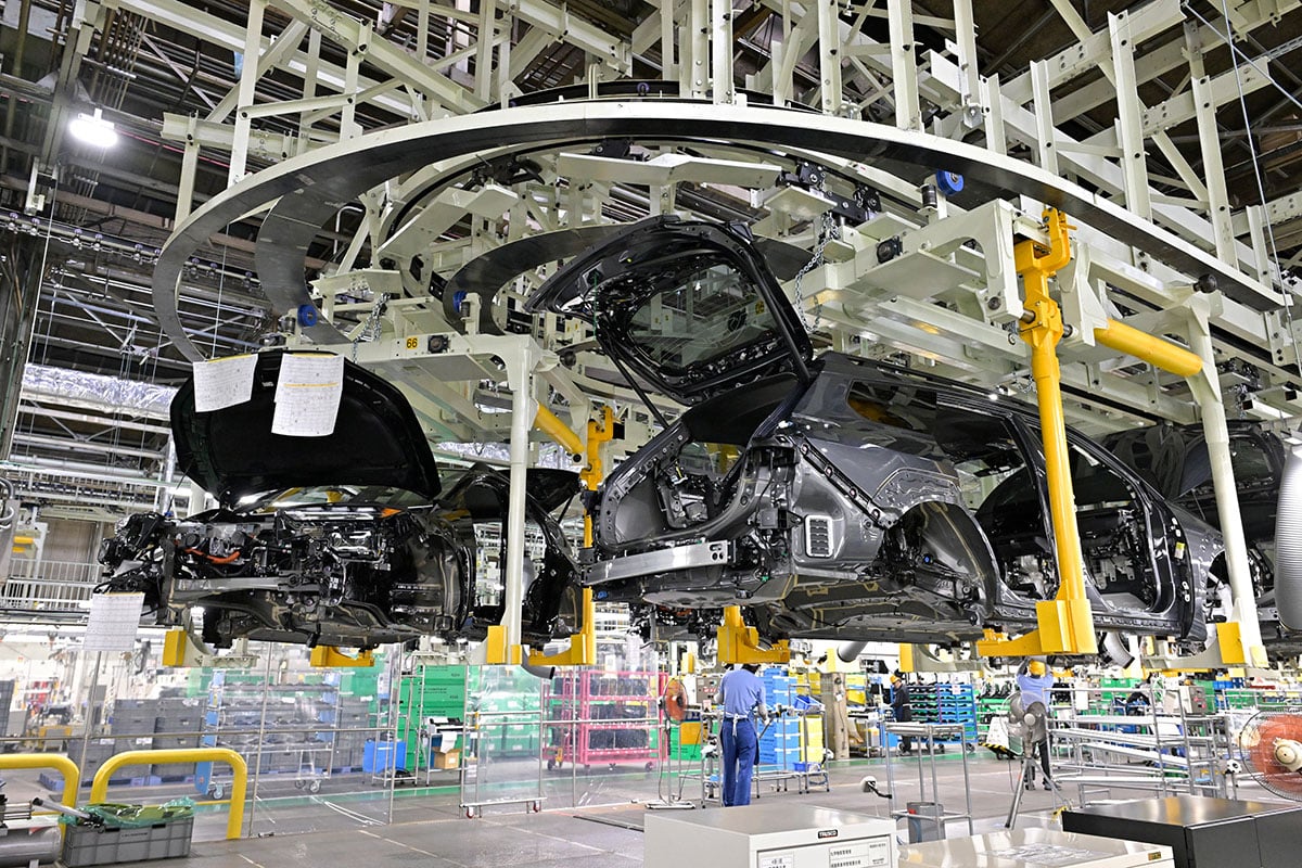 車両組み立て工程
