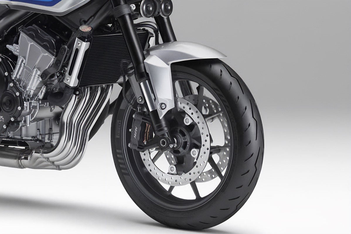 ホンダ「CB400スーパーフォア Eクラッチ」