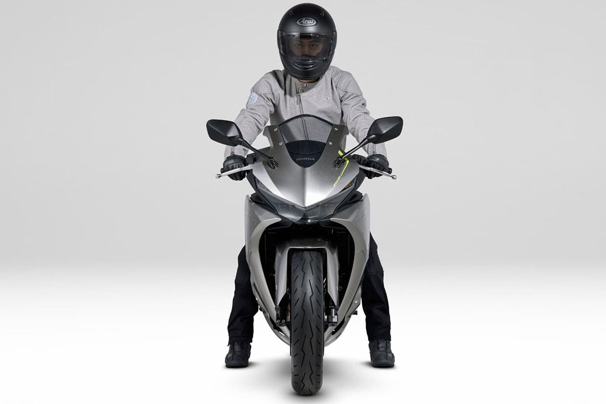 ホンダ「CBR400Rフォア Eクラッチ」