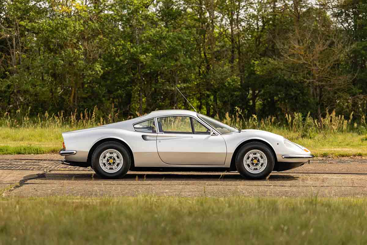 オークションに出品予定の1971年式「フェラーリ ディーノ246GT」Tom Gidden(c)2026 Courtesy of RM Sotheby's