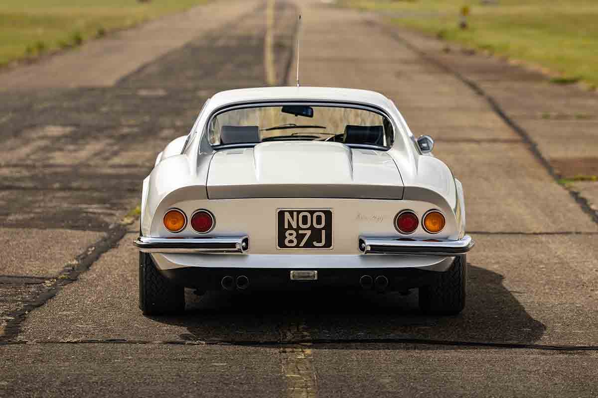 オークションに出品予定の1971年式「フェラーリ ディーノ246GT」Tom Gidden(c)2026 Courtesy of RM Sotheby's