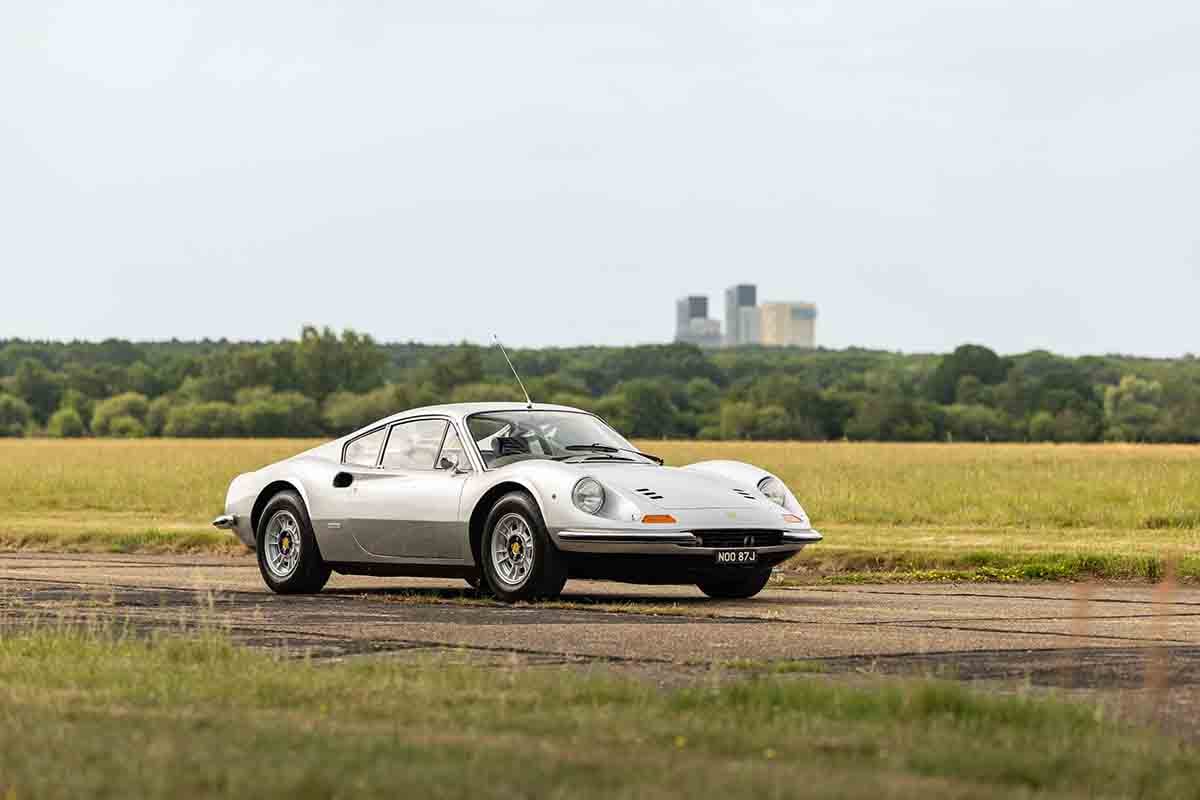オークションに出品予定の1971年式「フェラーリ ディーノ246GT」Tom Gidden(c)2026 Courtesy of RM Sotheby's