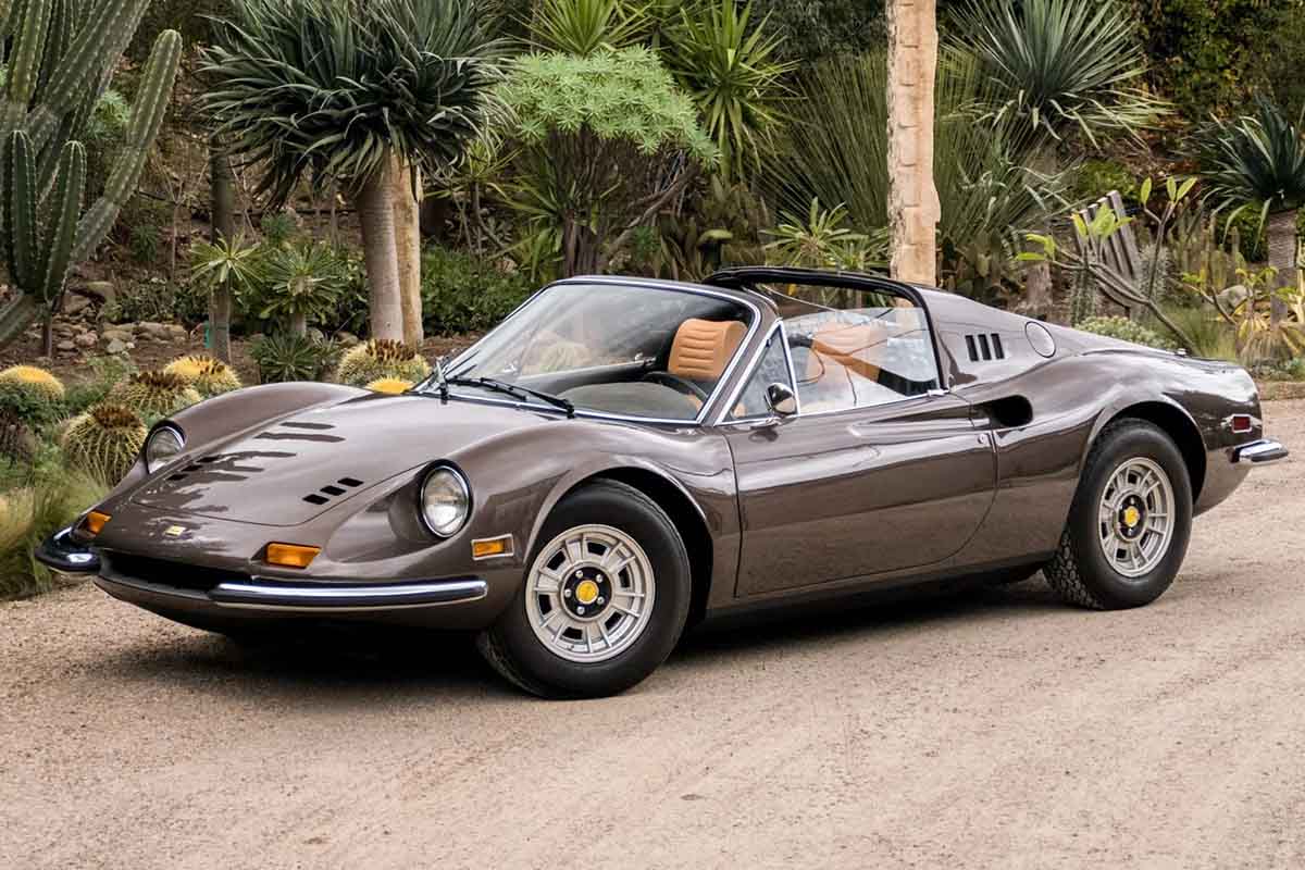 オークションに出品予定の1973年式「ディーノ246GTS」(c)2026 BROAD ARROW Auctions