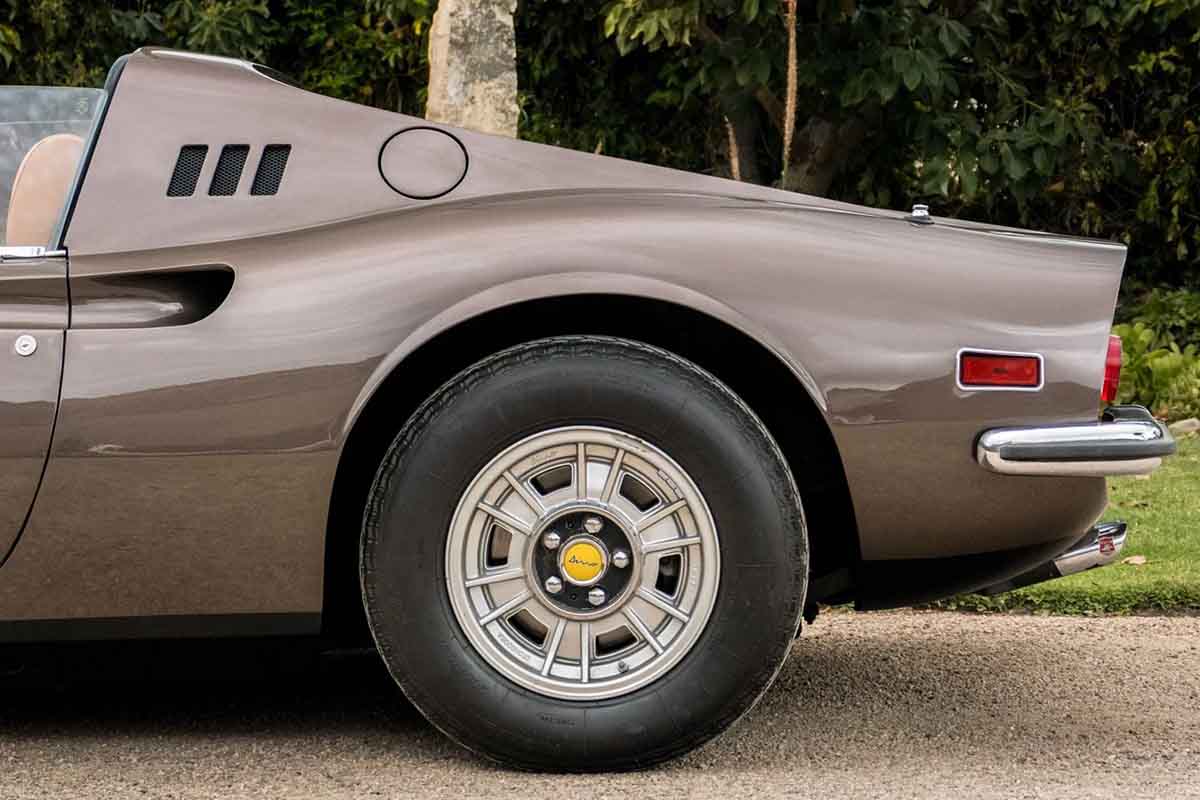 オークションに出品予定の1973年式「ディーノ246GTS」(c)2026 BROAD ARROW Auctions