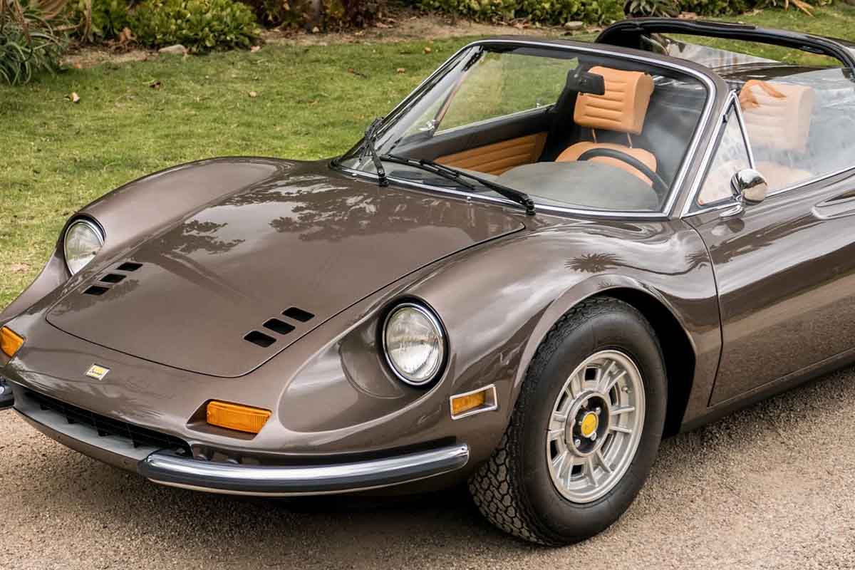 オークションに出品予定の1973年式「ディーノ246GTS」(c)2026 BROAD ARROW Auctions