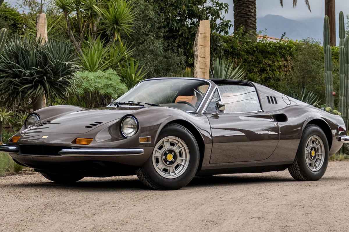 オークションに出品予定の1973年式「ディーノ246GTS」(c)2026 BROAD ARROW Auctions
