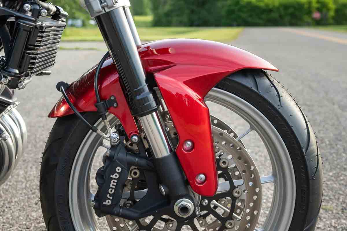 米国オンラインオークションに出品され落札された1981年式ホンダ「CBX」。カスタムされている