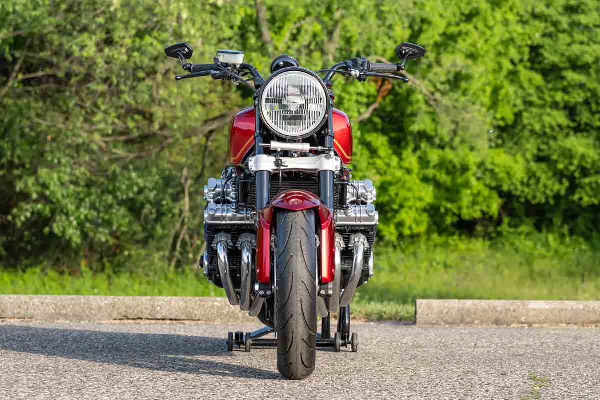 米国オンラインオークションに出品され落札された1981年式ホンダ「CBX」。カスタムされている