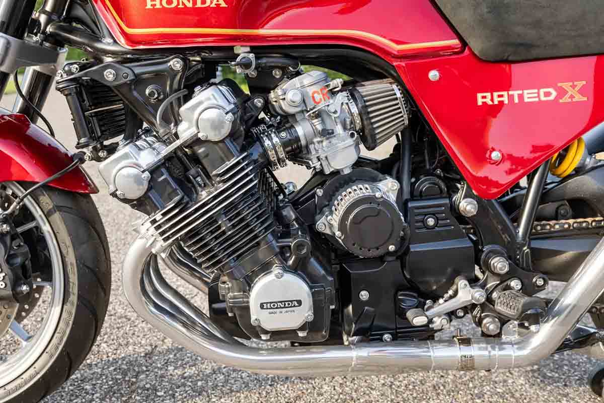 米国オンラインオークションに出品され落札された1981年式ホンダ「CBX」。カスタムされている