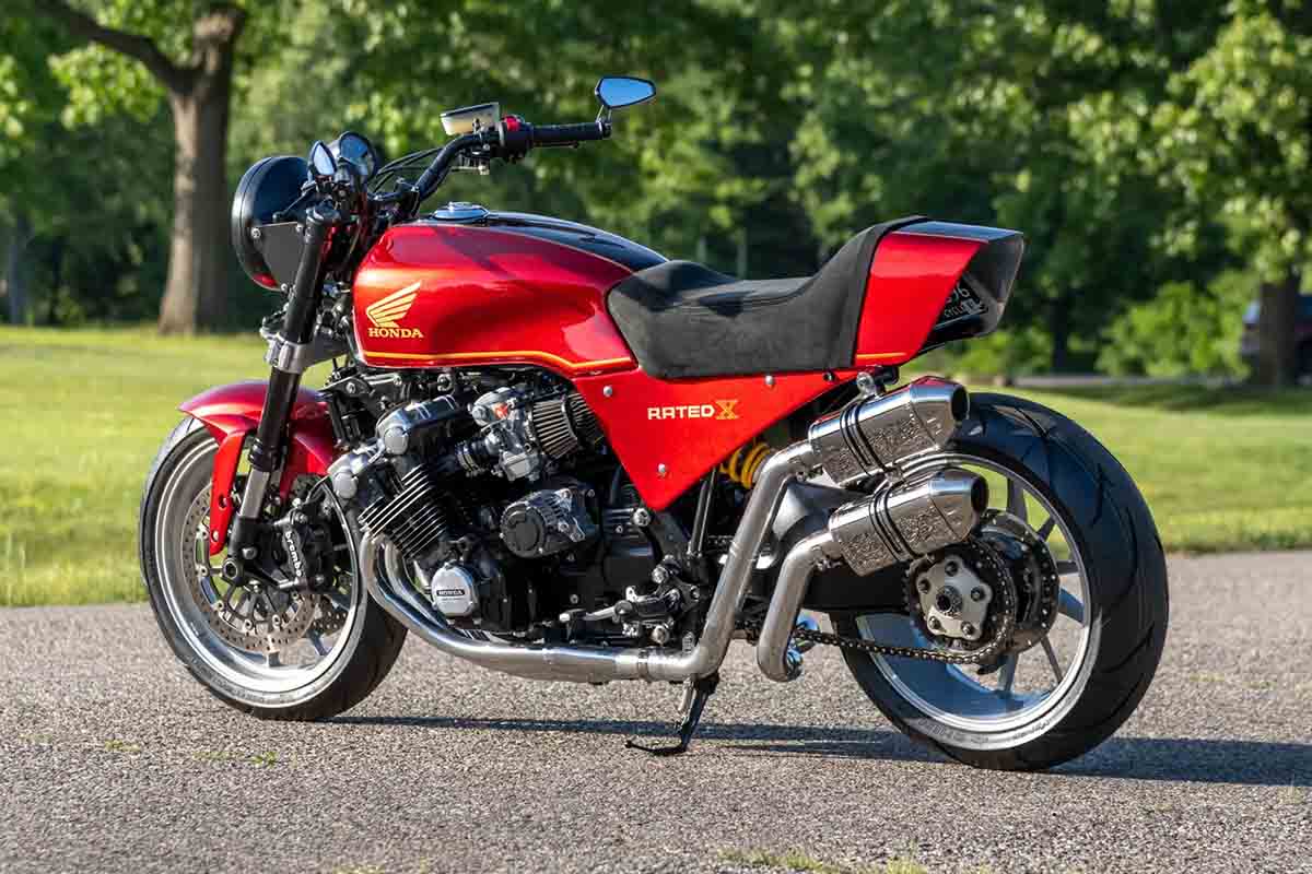 米国オンラインオークションに出品され落札された1981年式ホンダ「CBX」。カスタムされている
