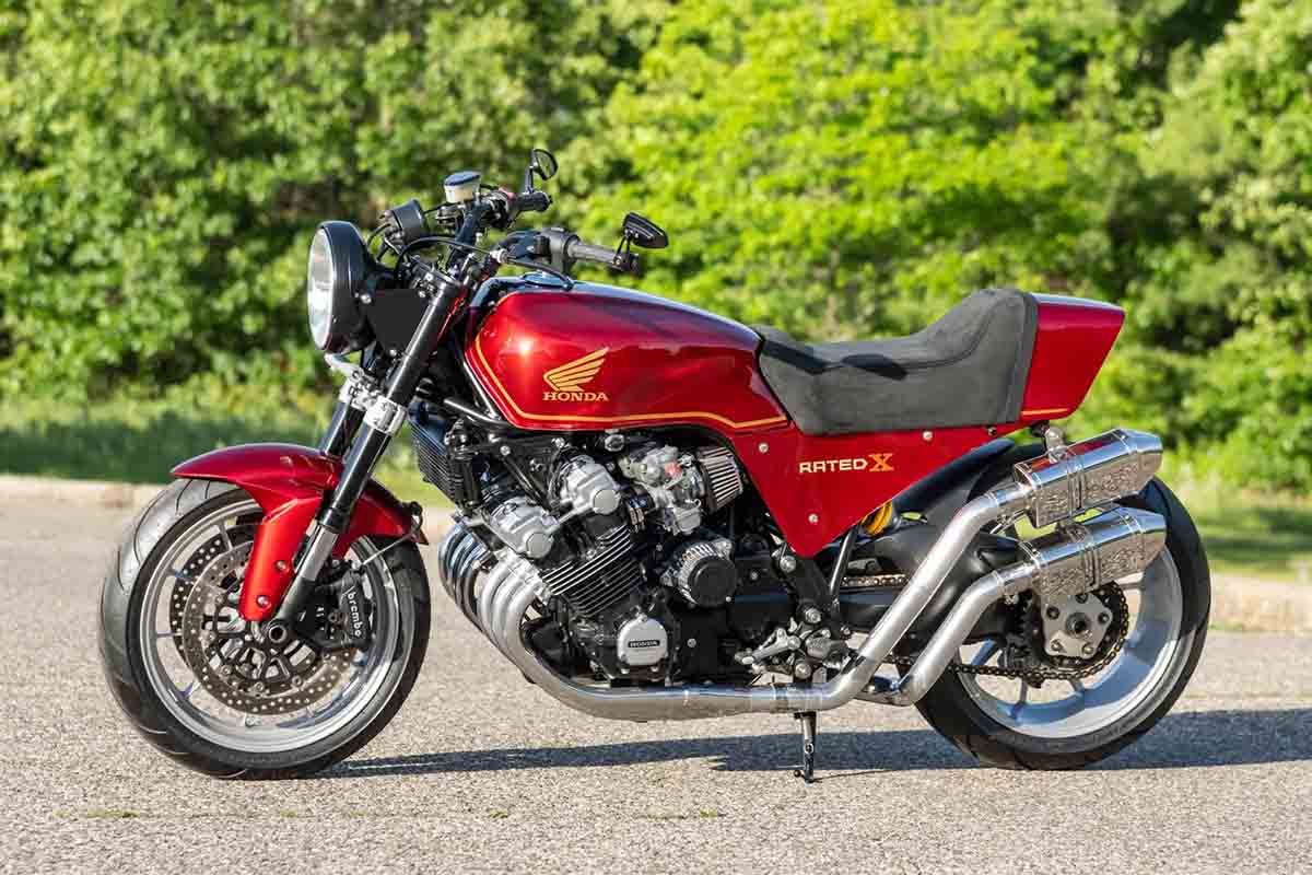 米国オンラインオークションに出品され落札された1981年式ホンダ「CBX」。カスタムされている