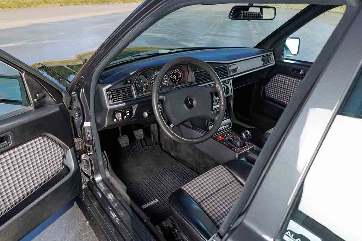 オークションに出品され落札された1990年式メルセデス・ベンツ「190E 2.5 16エボリューションII」Peter Singhof(c)2026 Courtesy of RM Sotheby's