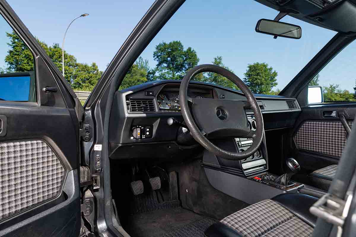 オークションに出品され落札された1990年式メルセデス・ベンツ「190E 2.5 16エボリューションII」Peter Singhof(c)2026 Courtesy of RM Sotheby's