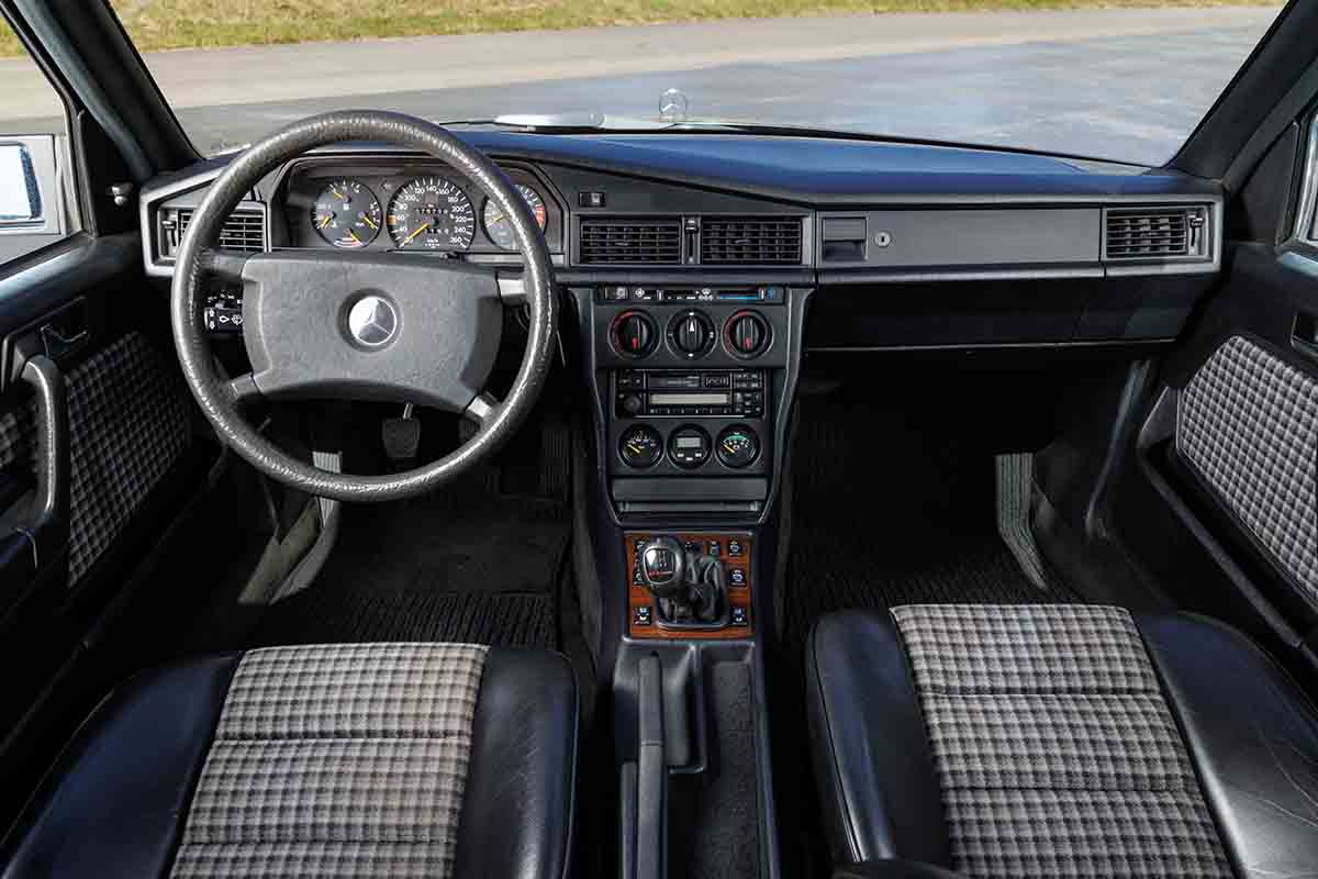 オークションに出品され落札された1990年式メルセデス・ベンツ「190E 2.5 16エボリューションII」Peter Singhof(c)2026 Courtesy of RM Sotheby's