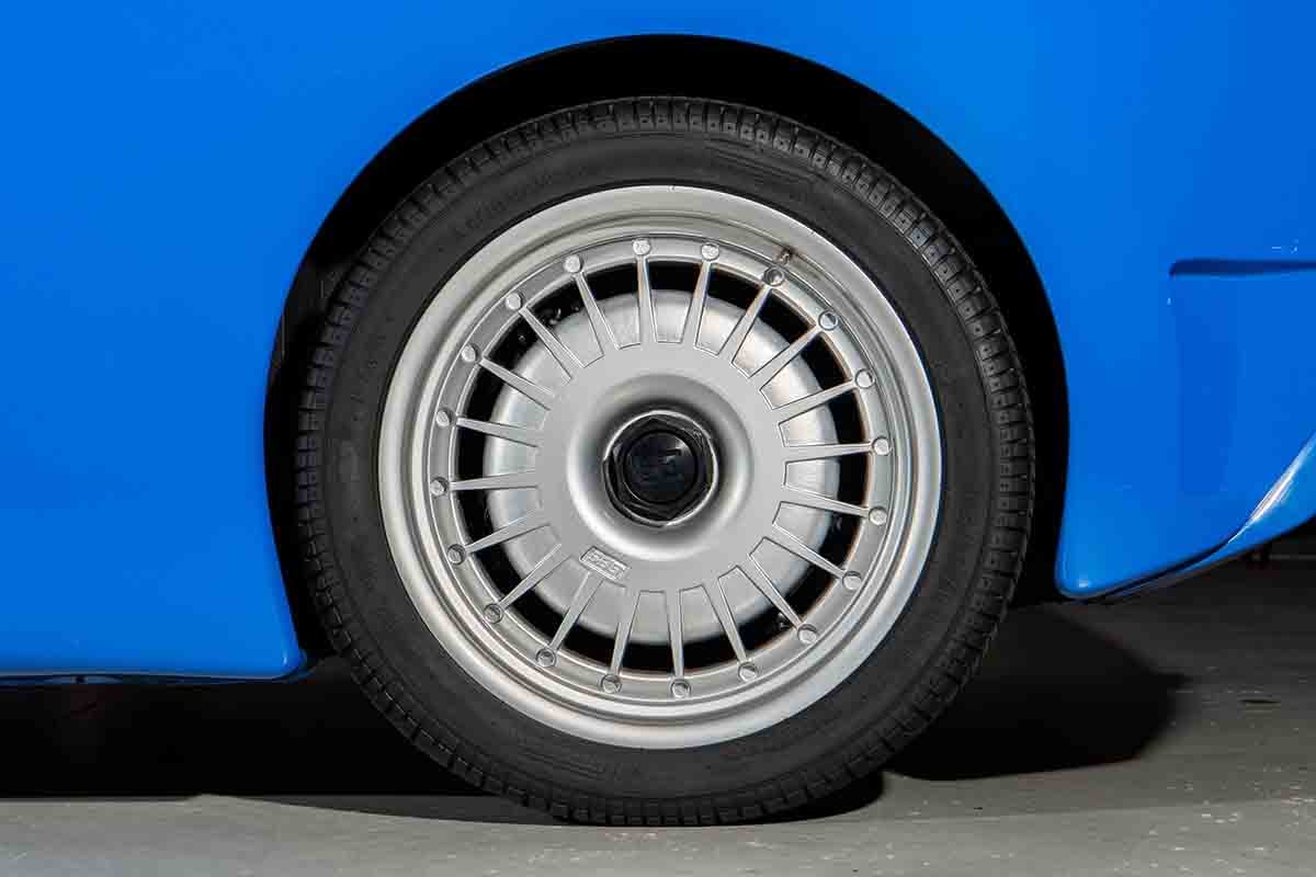オークションに登場予定の1993年式ブガッティ「EB110GT」Jorge Guasso(c)2026 Courtesy of RM Sotheby's