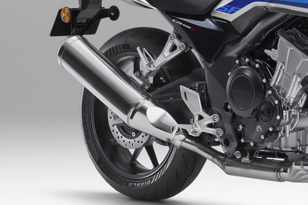 ホンダ「CB400スーパーフォア Eクラッチ」