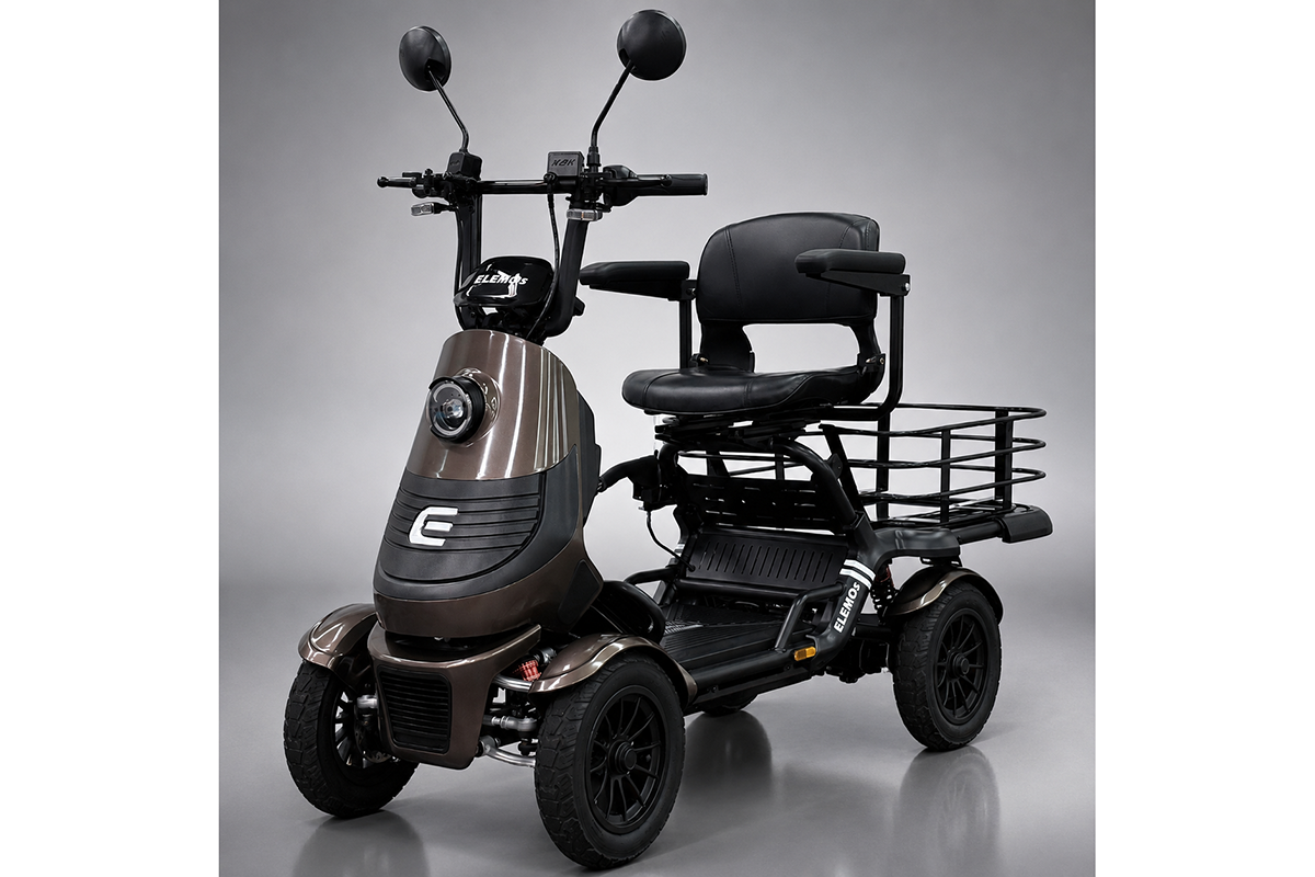 エレモーズの特定小型四輪「エレグラン」の最上位モデル「プレミアム」