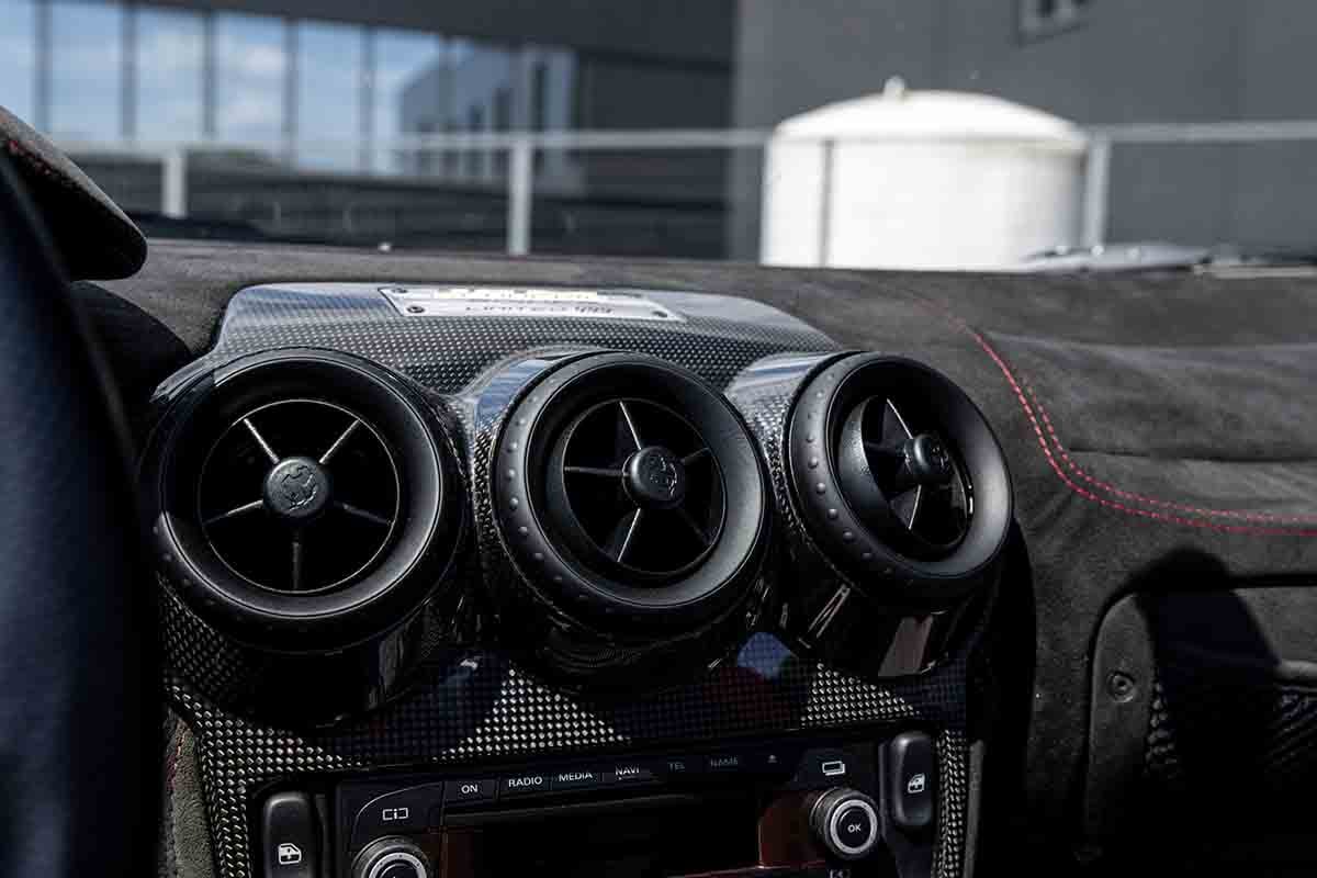 オークションに出品され落札された2009年式フェラーリ「スクーデリア・スパイダー 16M」David Dierlinger(c)2026 Courtesy of RM Sotheby's
