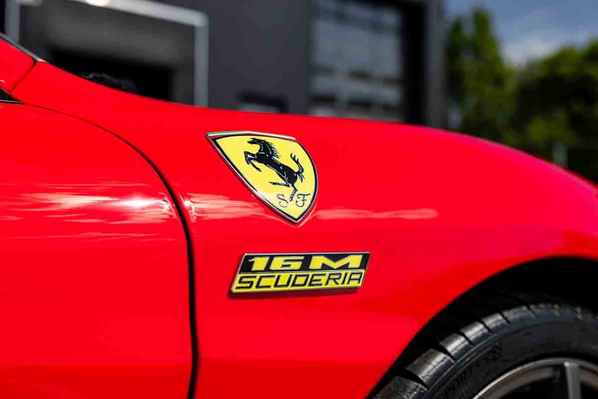 オークションに出品され落札された2009年式フェラーリ「スクーデリア・スパイダー 16M」David Dierlinger(c)2026 Courtesy of RM Sotheby's