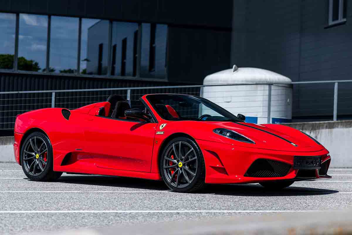 オークションに出品され落札された2009年式フェラーリ「スクーデリア・スパイダー 16M」David Dierlinger(c)2026 Courtesy of RM Sotheby's