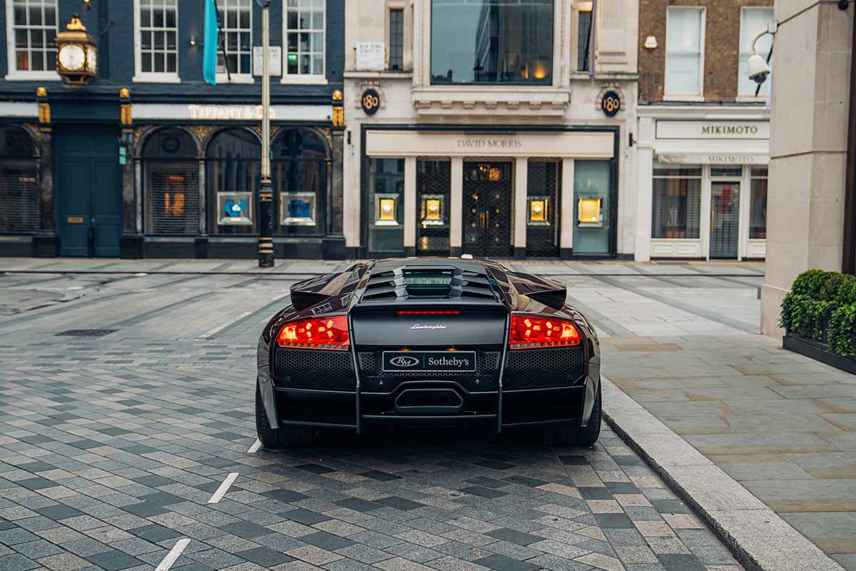 オークションに出品予定の2010年式ランボルギーニ「ムルシエラゴLP670−4 SV」Alex Penfold(c)2026 Courtesy of RM Sotheby's