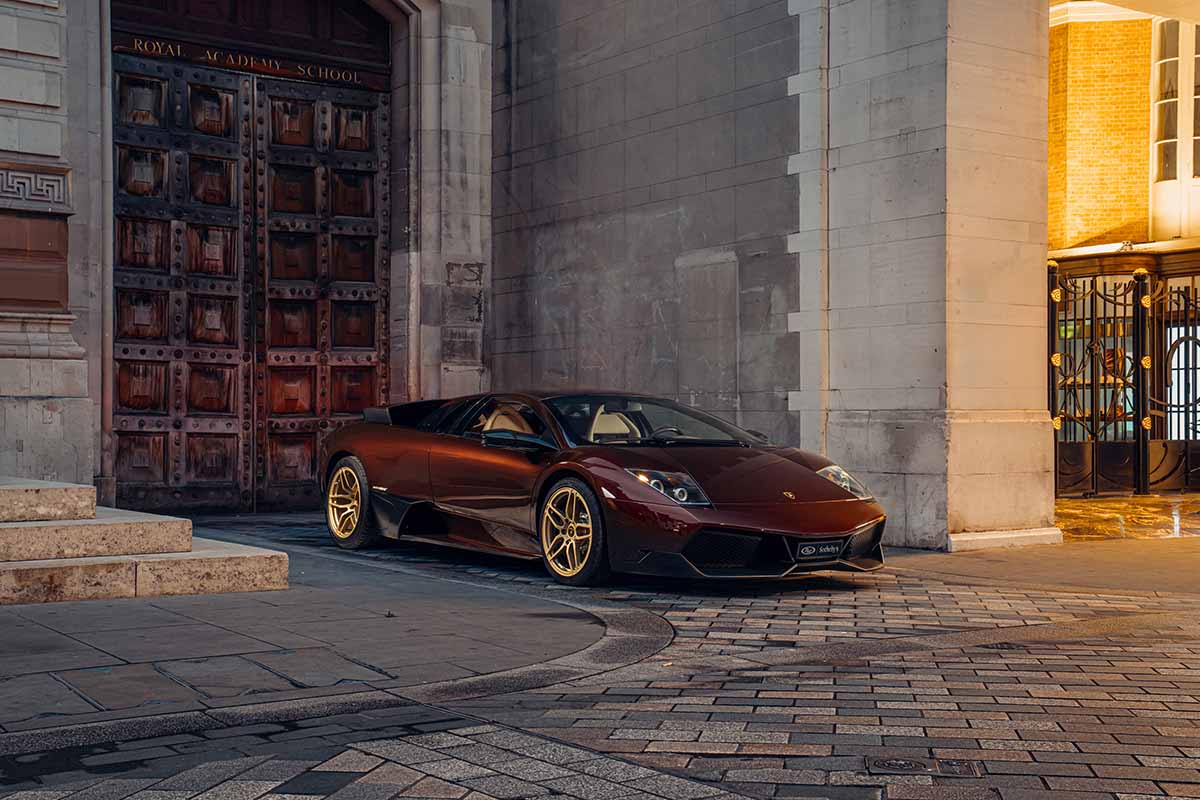 オークションに出品予定の2010年式ランボルギーニ「ムルシエラゴLP670−4 SV」Alex Penfold(c)2026 Courtesy of RM Sotheby's