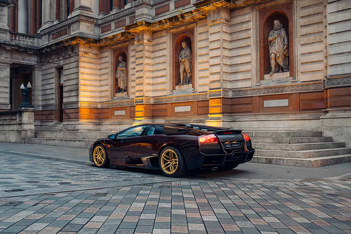 オークションに出品予定の2010年式ランボルギーニ「ムルシエラゴLP670−4 SV」Alex Penfold(c)2026 Courtesy of RM Sotheby's