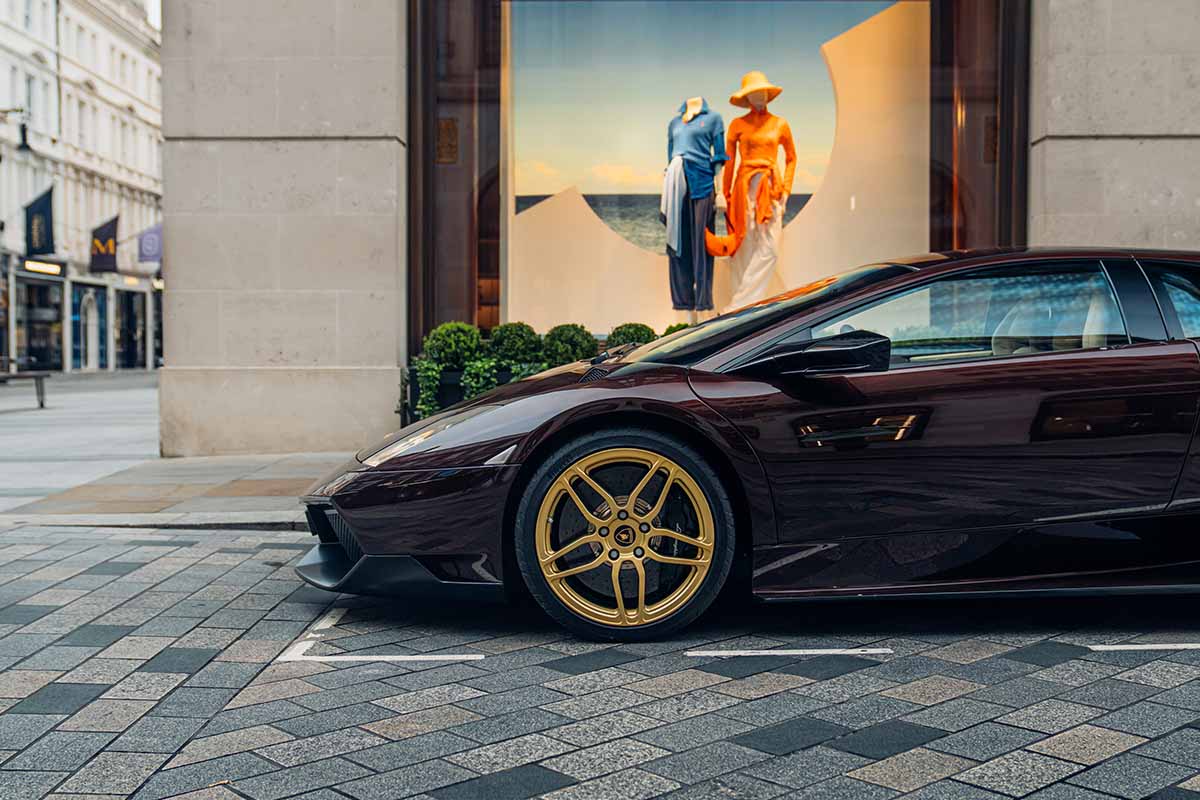 オークションに出品予定の2010年式ランボルギーニ「ムルシエラゴLP670−4 SV」Alex Penfold(c)2026 Courtesy of RM Sotheby's