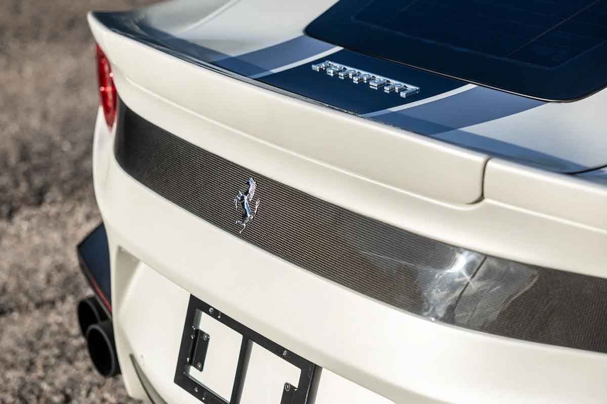 オークションに出品予定の2017年式フェラーリ「F12tdf」(c)2026 BROAD ARROW Auctions