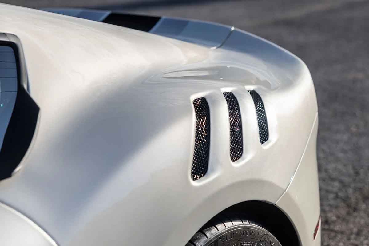 オークションに出品予定の2017年式フェラーリ「F12tdf」(c)2026 BROAD ARROW Auctions