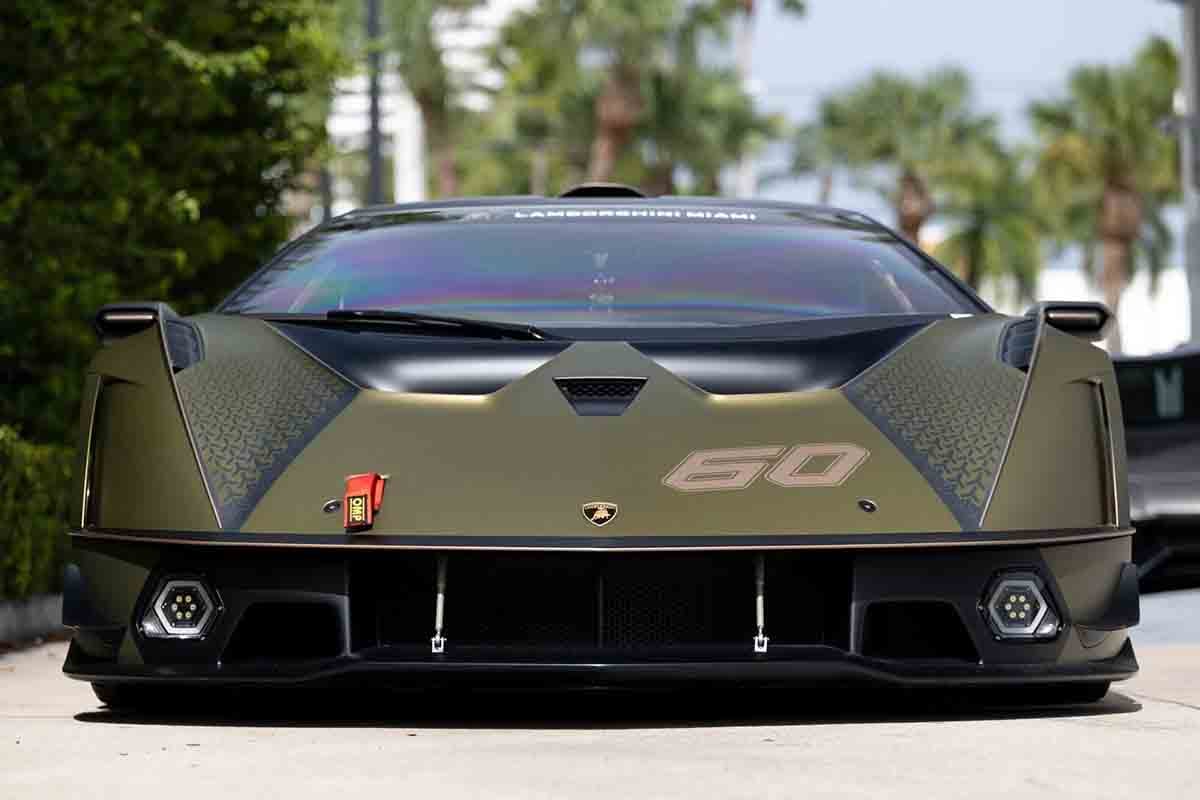 オークションに出品される予定の2021年式ランボルギーニ「エッセンツァSCV12」(c)2026 BROAD ARROW Auctions