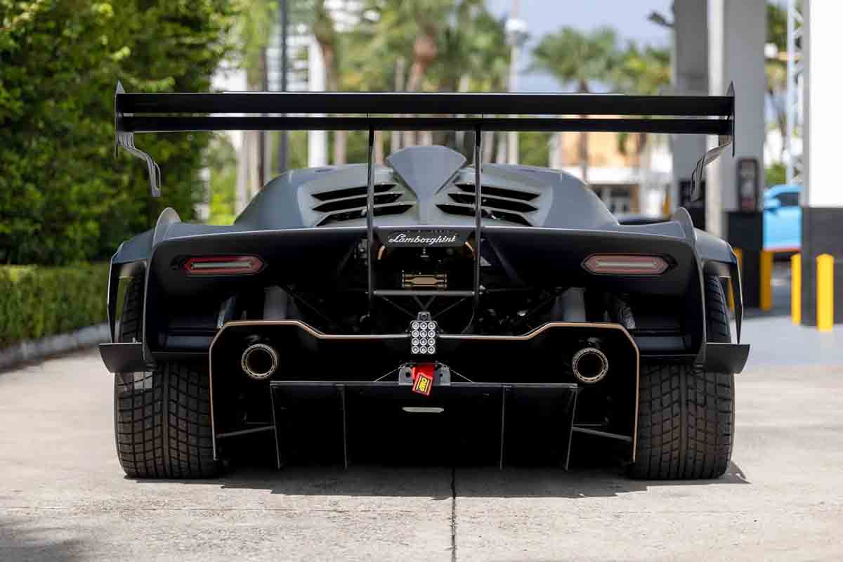 オークションに出品される予定の2021年式ランボルギーニ「エッセンツァSCV12」(c)2026 BROAD ARROW Auctions
