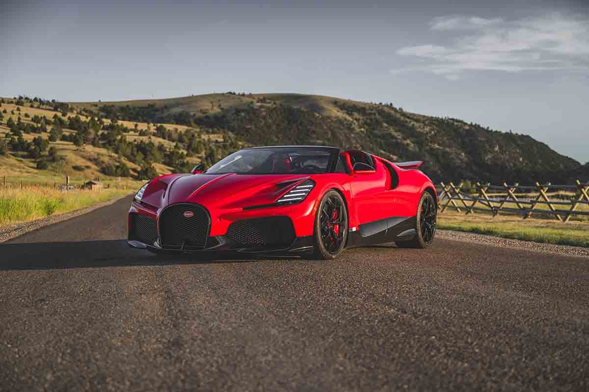 オークションに出品予定の2025年式ブガッティ「ミストラル」Darin Schnabel(c)2026 Courtesy of RM Sotheby's