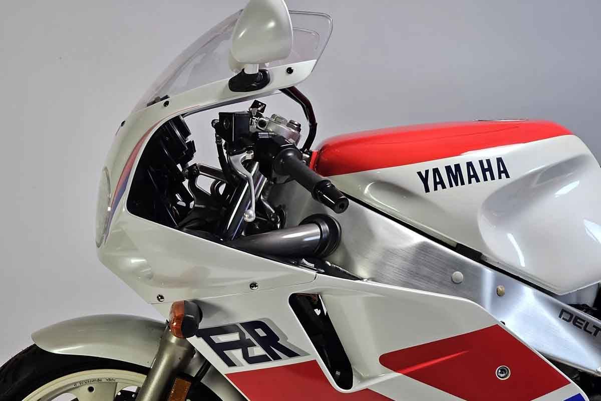 米国オンラインオークションに出品、落札された1989年式ヤマハ「FZR1000」
