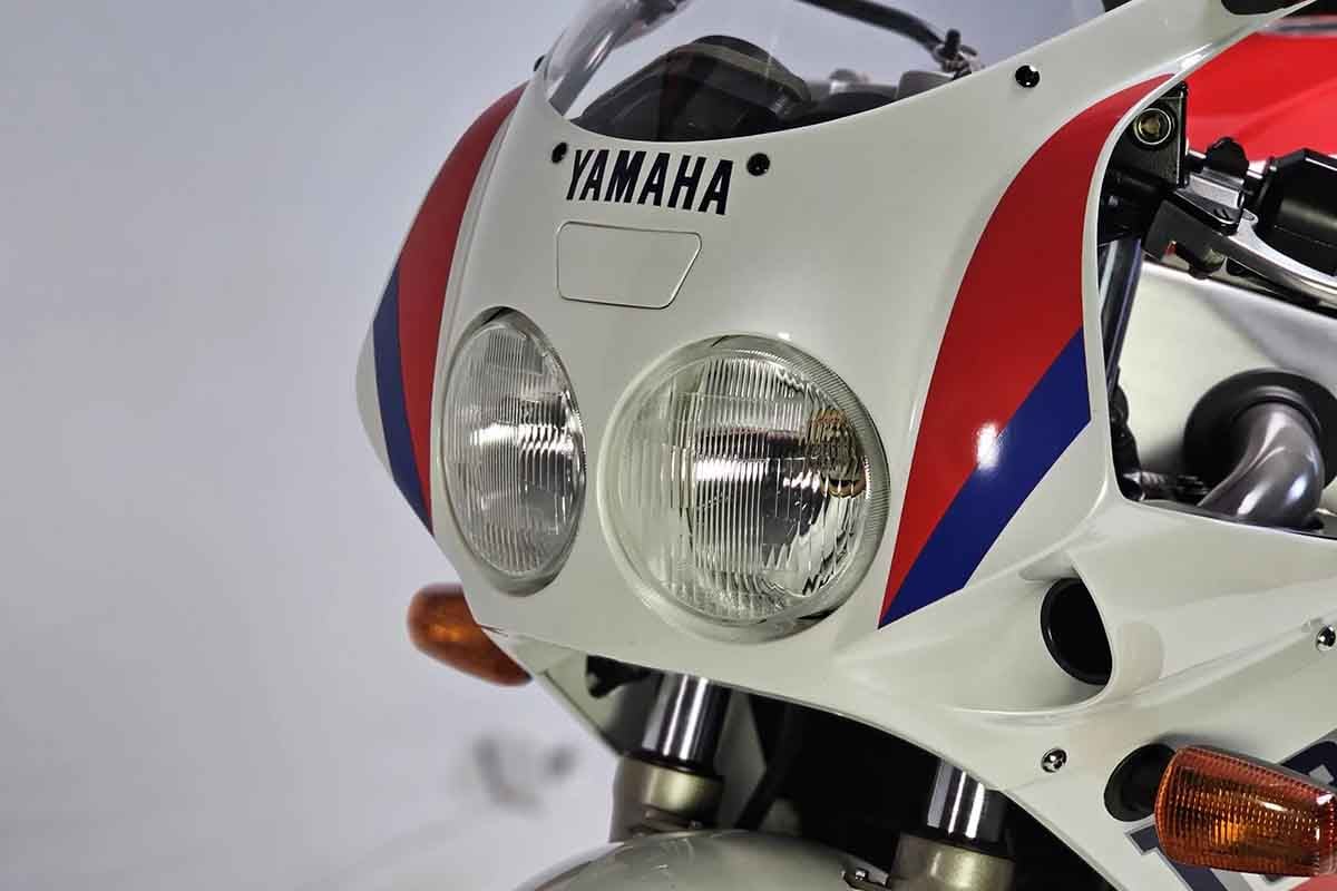 米国オンラインオークションに出品、落札された1989年式ヤマハ「FZR1000」