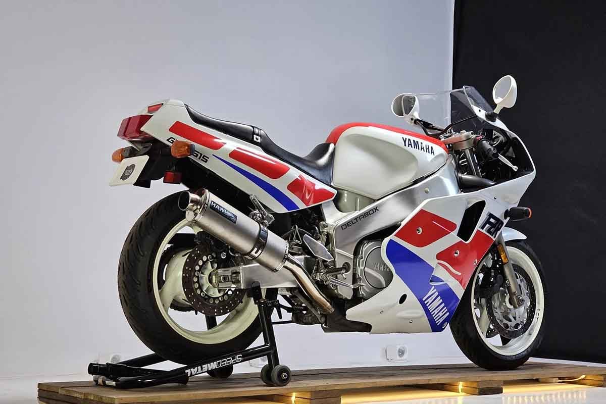 米国オンラインオークションに出品、落札された1989年式ヤマハ「FZR1000」