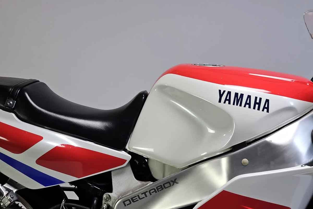 米国オンラインオークションに出品、落札された1989年式ヤマハ「FZR1000」