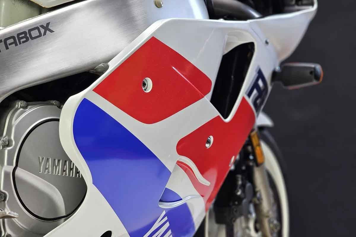 米国オンラインオークションに出品、落札された1989年式ヤマハ「FZR1000」