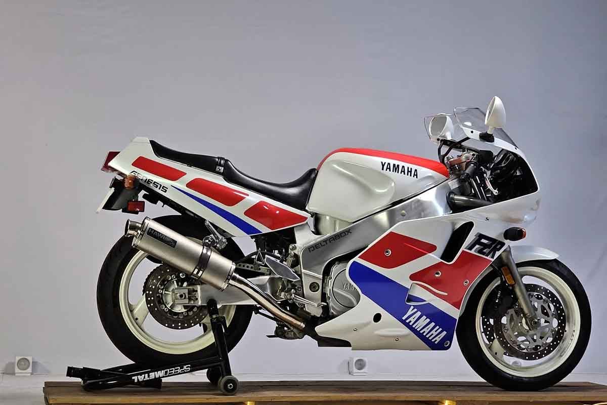 米国オンラインオークションに出品、落札された1989年式ヤマハ「FZR1000」